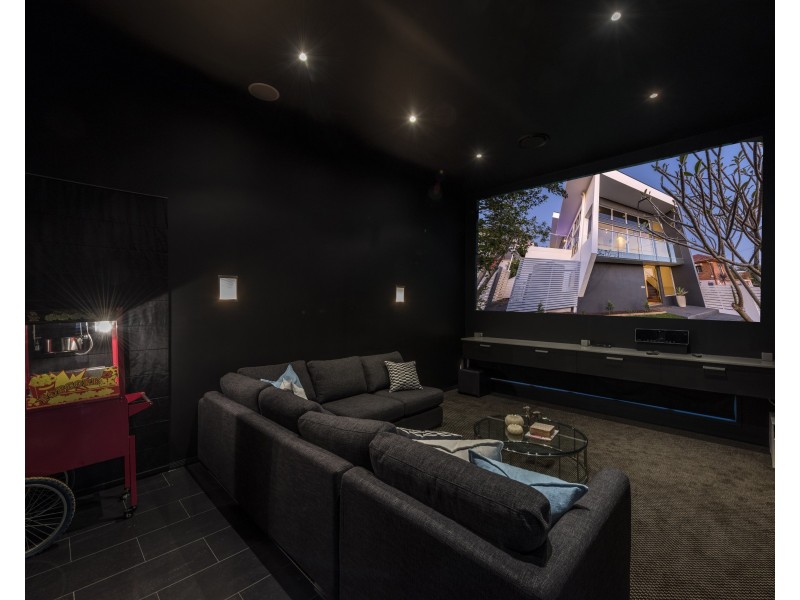 3 Majestic Outlook, Seven Hills QLD 4170