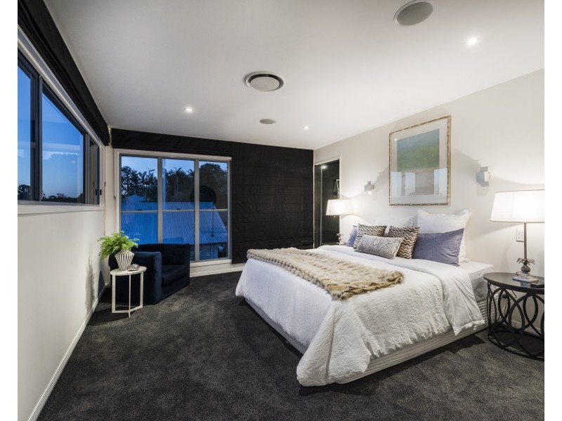 3 Majestic Outlook, Seven Hills QLD 4170