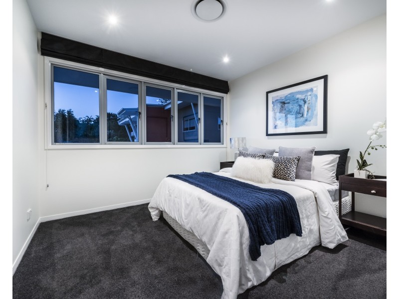 3 Majestic Outlook, Seven Hills QLD 4170