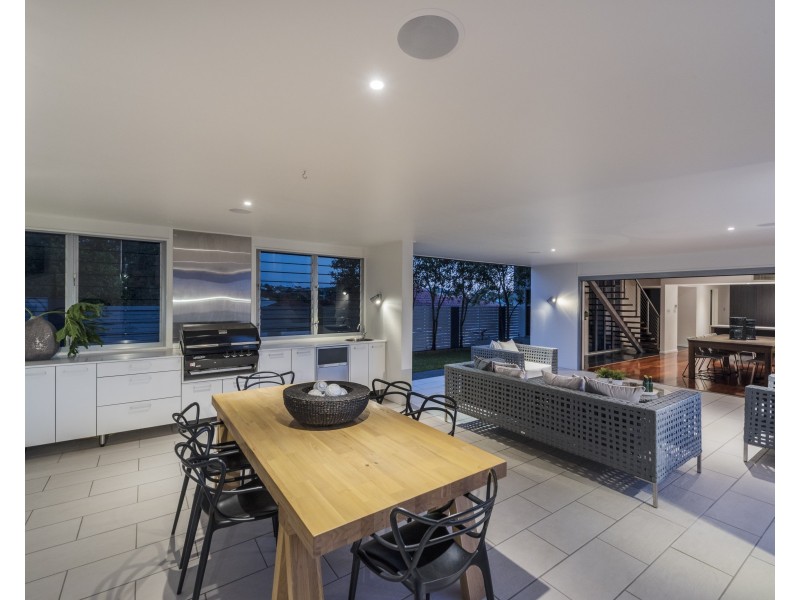 3 Majestic Outlook, Seven Hills QLD 4170