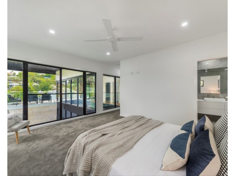 33 Joynt Street, Hamilton QLD 4007