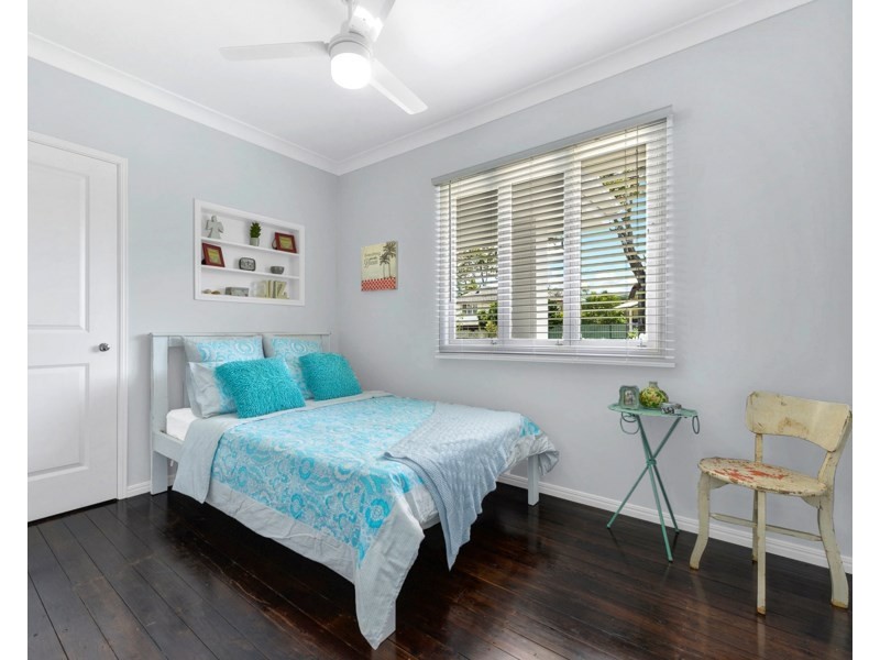 4 Corner Street, Brighton QLD 4017