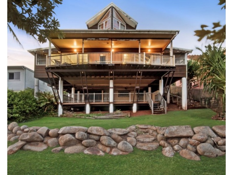 132 Prince Edward Parade, Scarborough QLD 4020