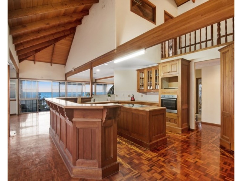 132 Prince Edward Parade, Scarborough QLD 4020