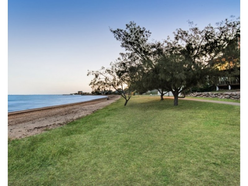 132 Prince Edward Parade, Scarborough QLD 4020