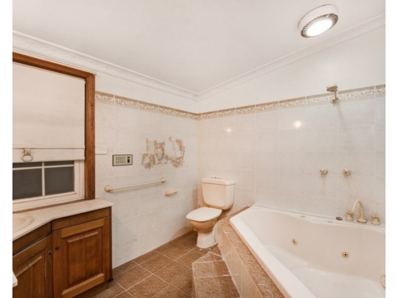 132 Prince Edward Parade, Scarborough QLD 4020