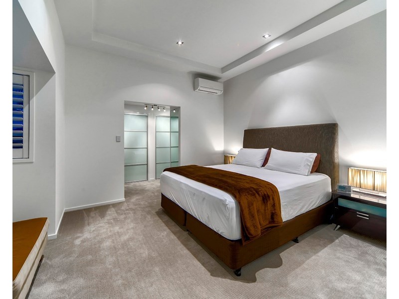 3 Crescent Road, Hamilton QLD 4007