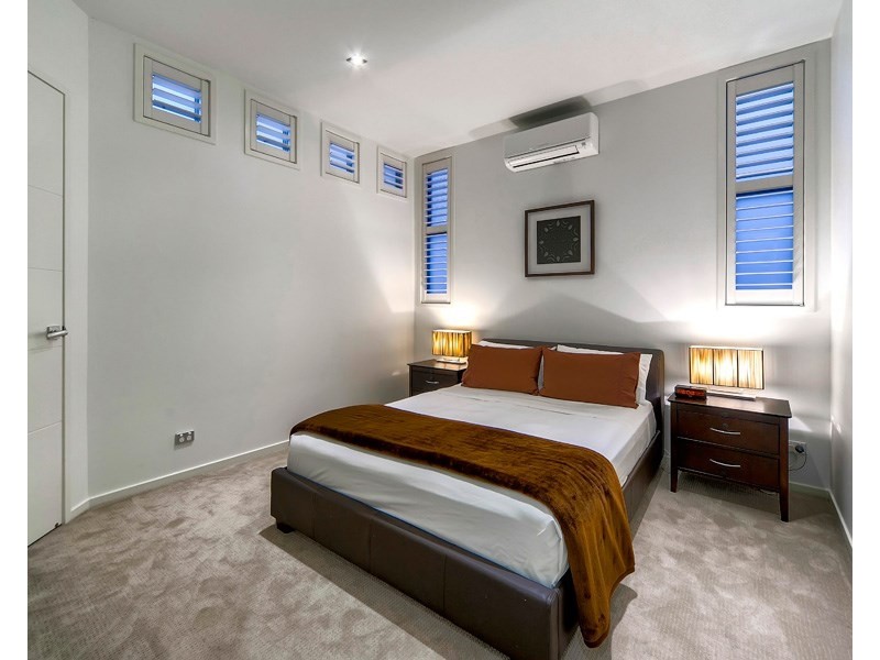 3 Crescent Road, Hamilton QLD 4007