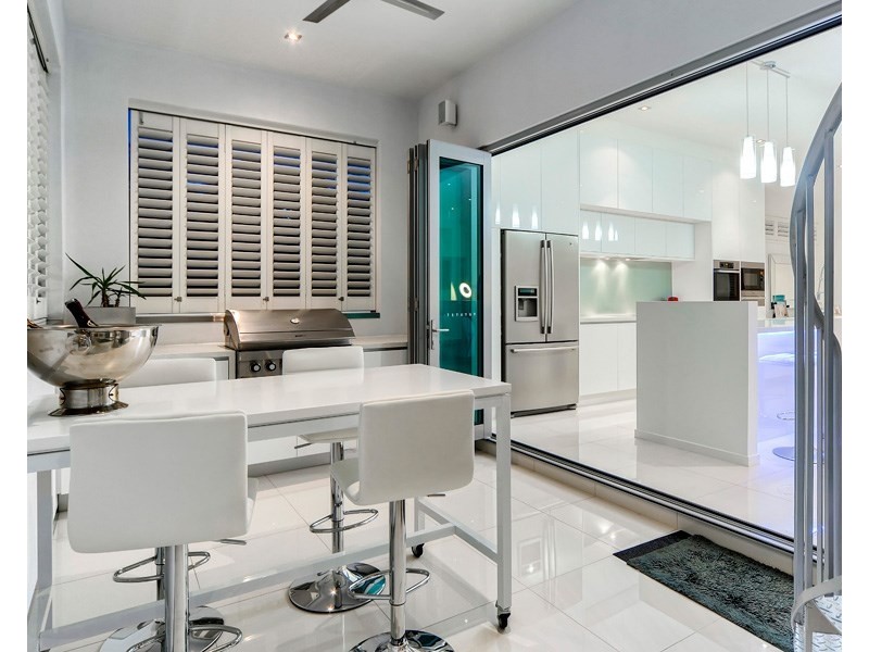 3 Crescent Road, Hamilton QLD 4007