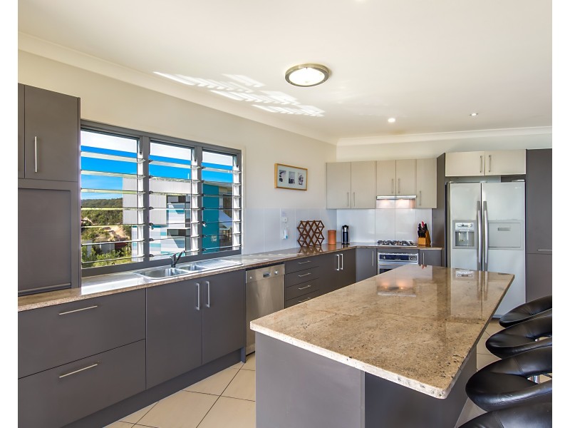 8 Cowry Close, Tangalooma QLD 4025