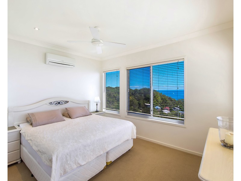 8 Cowry Close, Tangalooma QLD 4025