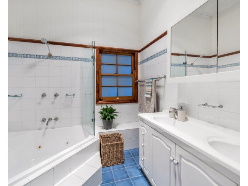 14 Emma Street, Wooloowin QLD 4030