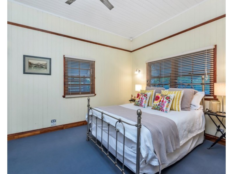 14 Emma Street, Wooloowin QLD 4030