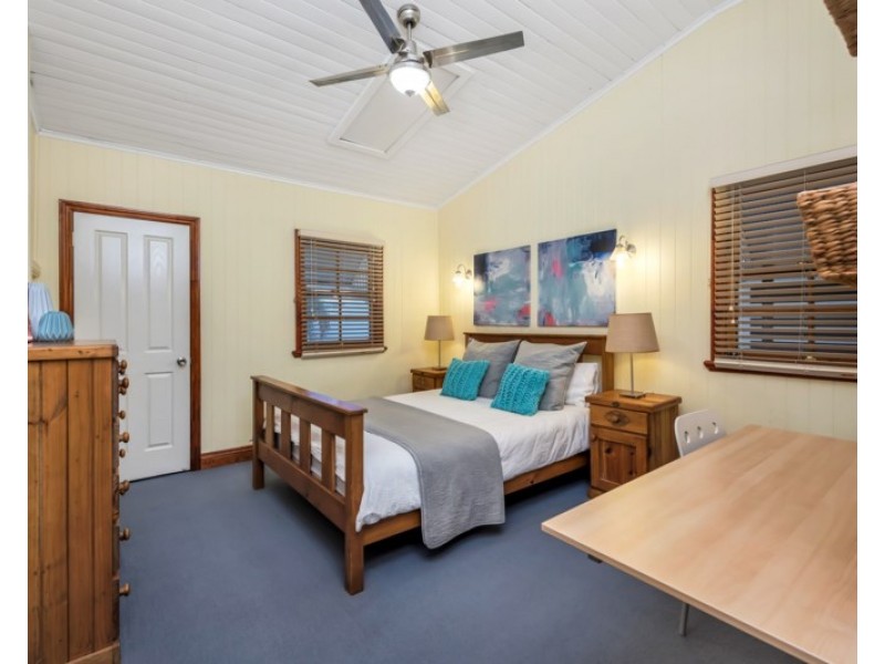 14 Emma Street, Wooloowin QLD 4030