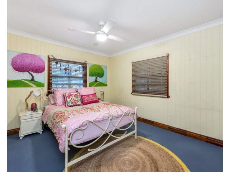 14 Emma Street, Wooloowin QLD 4030