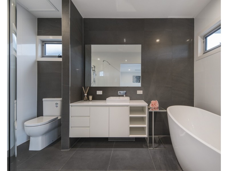 12 Mein Street, Hendra QLD 4011