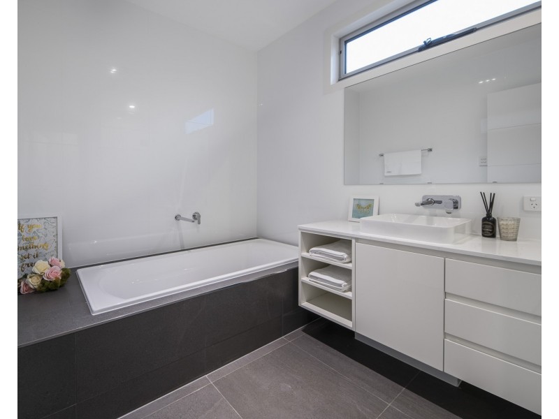 12 Mein Street, Hendra QLD 4011