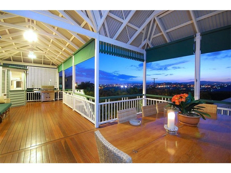 16 Miles Street, Clayfield QLD 4011