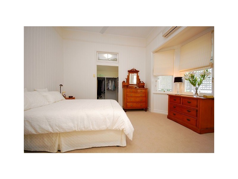 16 Miles Street, Clayfield QLD 4011