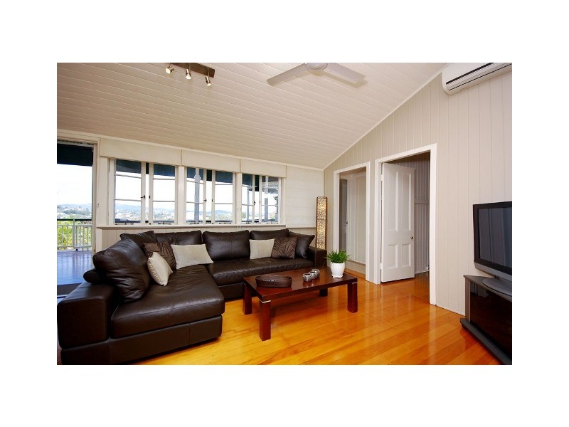 16 Miles Street, Clayfield QLD 4011