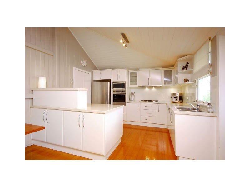 16 Miles Street, Clayfield QLD 4011