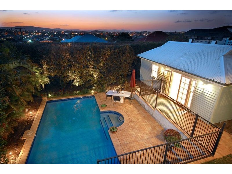 16 Miles Street, Clayfield QLD 4011