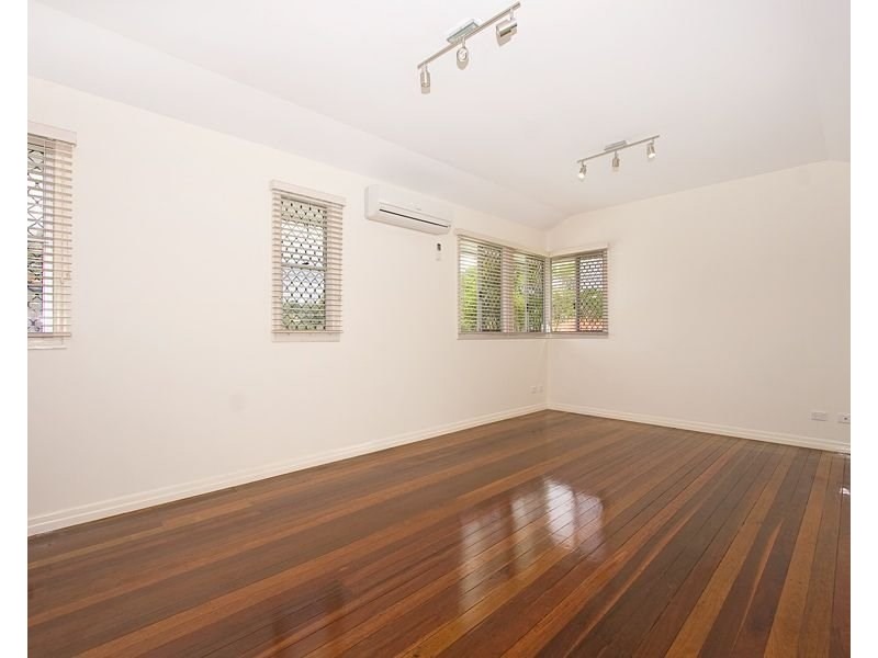 20 Messines Ridge Road, Tarragindi QLD 4121