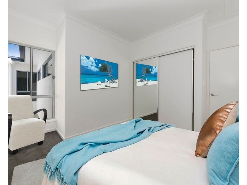 2/35 Cape Street, Holland Park QLD 4121