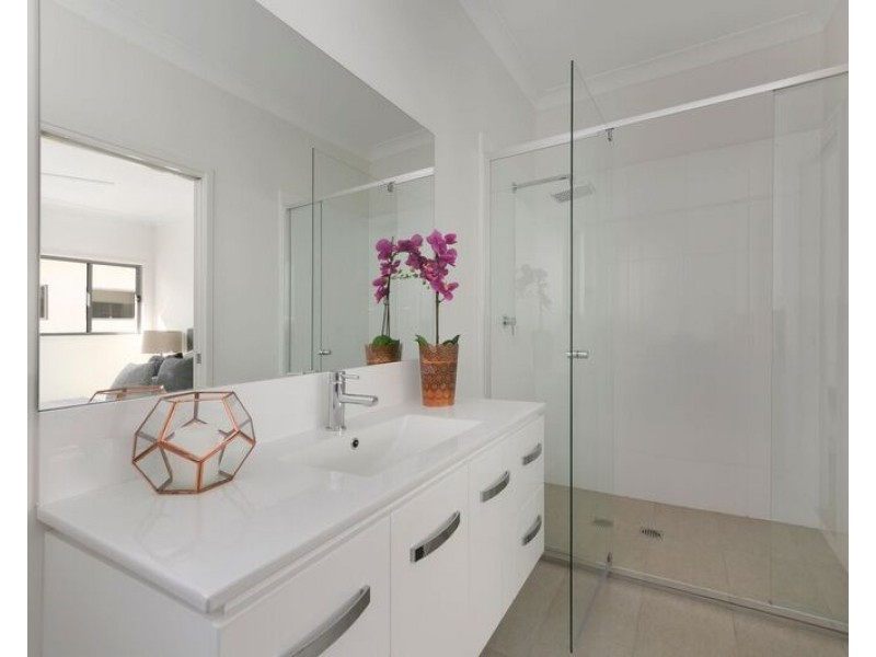 2/35 Cape Street, Holland Park QLD 4121