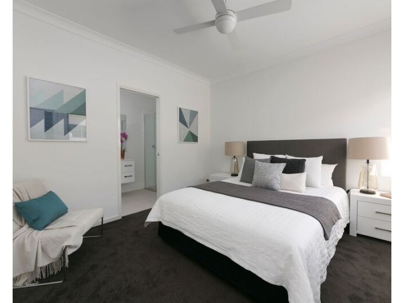 2/35 Cape Street, Holland Park QLD 4121