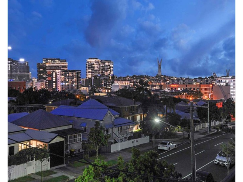 18 Davidson Terrace, Teneriffe QLD 4005