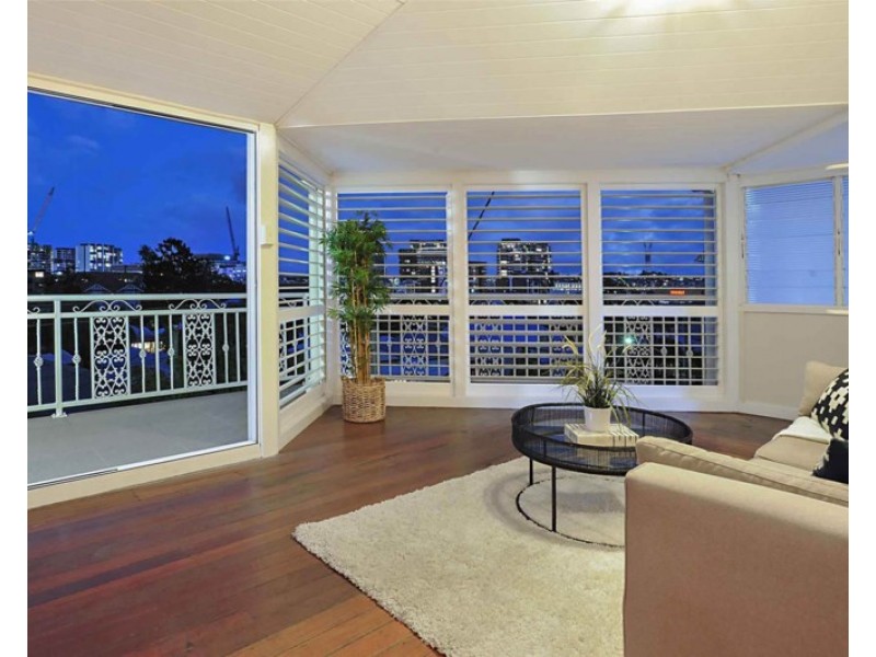 18 Davidson Terrace, Teneriffe QLD 4005