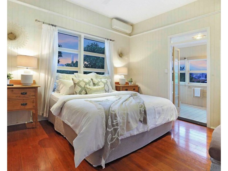 18 Davidson Terrace, Teneriffe QLD 4005