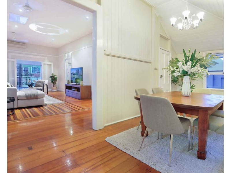 18 Davidson Terrace, Teneriffe QLD 4005