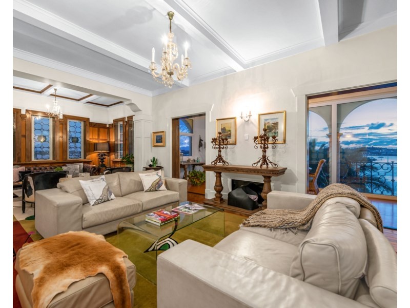 19 Hillside Crescent, Hamilton QLD 4007