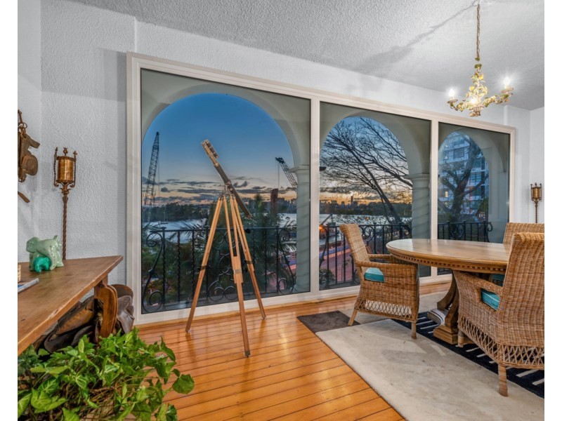 19 Hillside Crescent, Hamilton QLD 4007