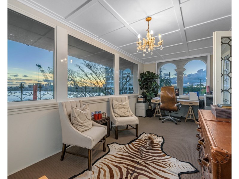 19 Hillside Crescent, Hamilton QLD 4007