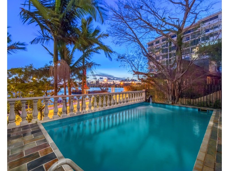 19 Hillside Crescent, Hamilton QLD 4007