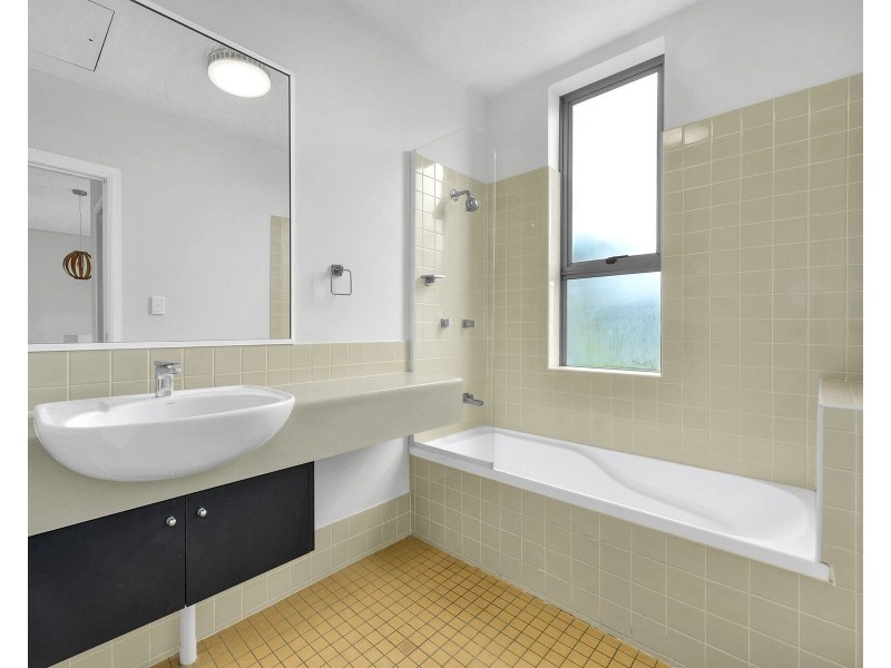 4 Hutton Street, Clayfield QLD 4011