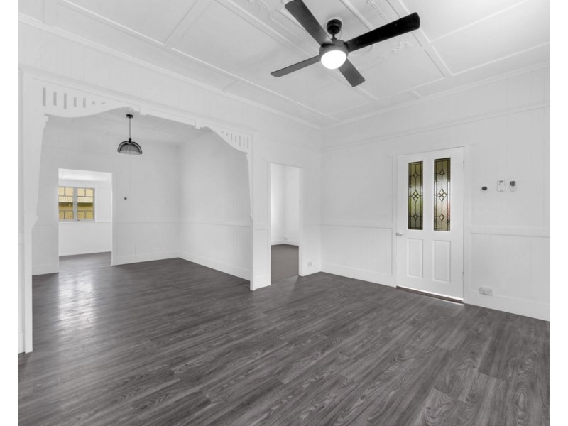 11 Bradley Avenue, Kedron QLD 4031