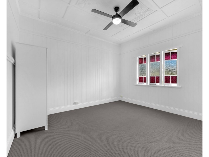 11 Bradley Avenue, Kedron QLD 4031