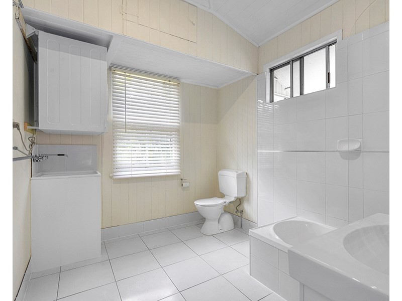 76 London Road, Clayfield QLD 4011