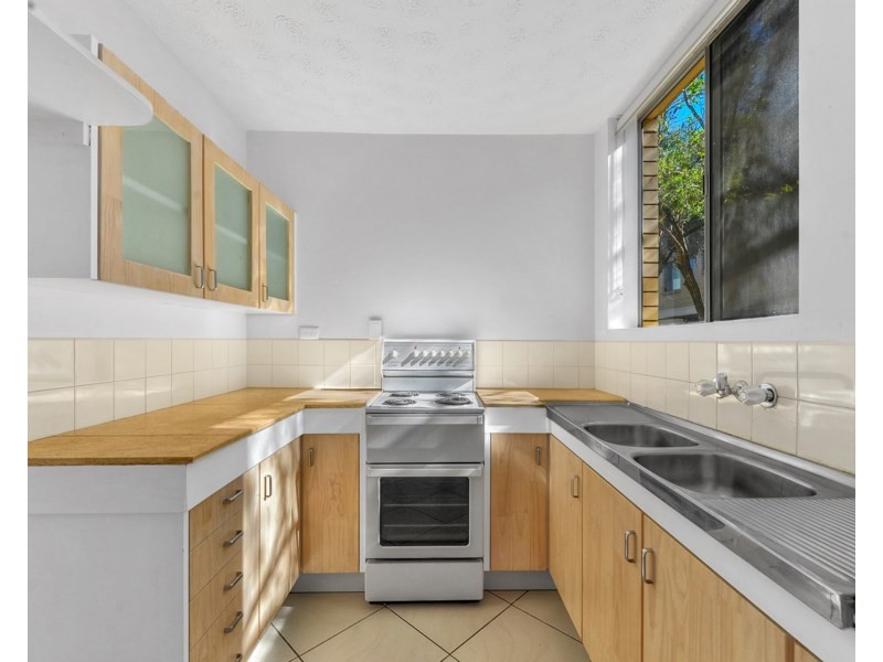 2/82 Charlton Street, Ascot QLD 4007