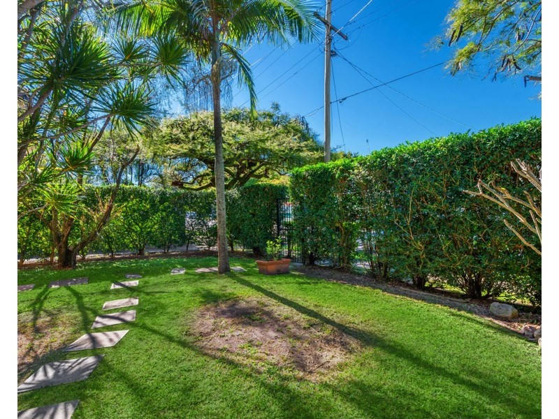 2/82 Charlton Street, Ascot QLD 4007