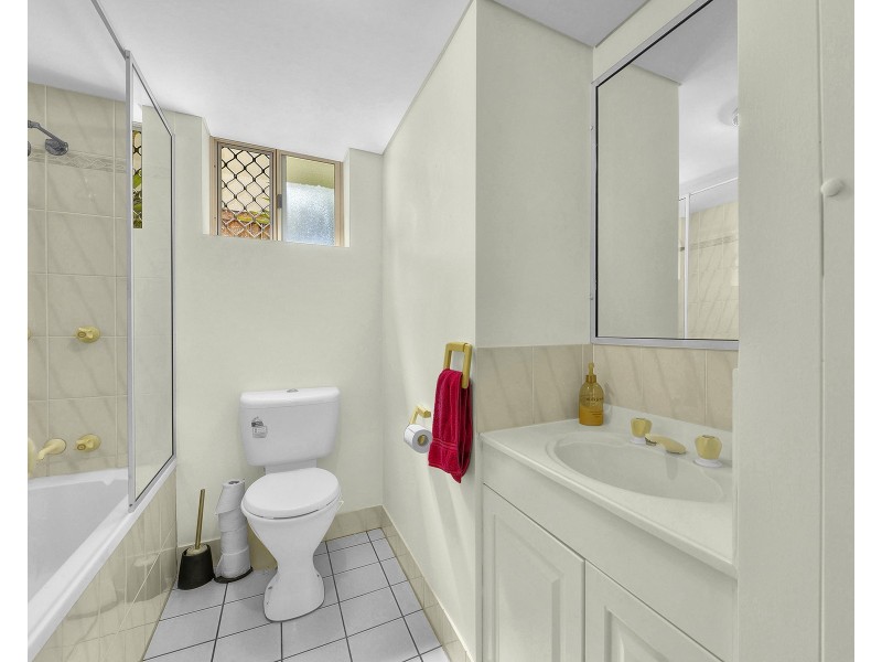 2/15 Reeve Street, Clayfield QLD 4011