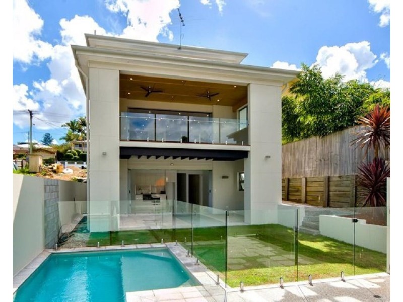 11 Pine Street, Hamilton QLD 4007