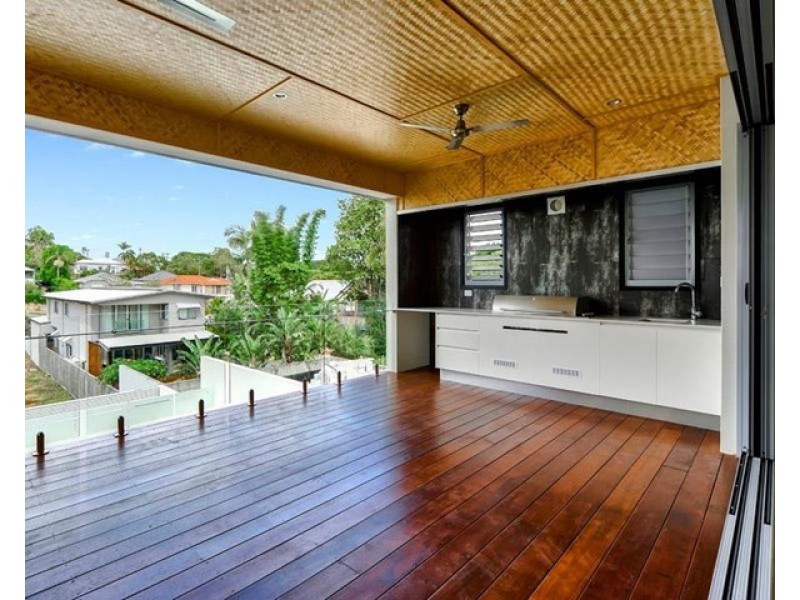 11 Pine Street, Hamilton QLD 4007