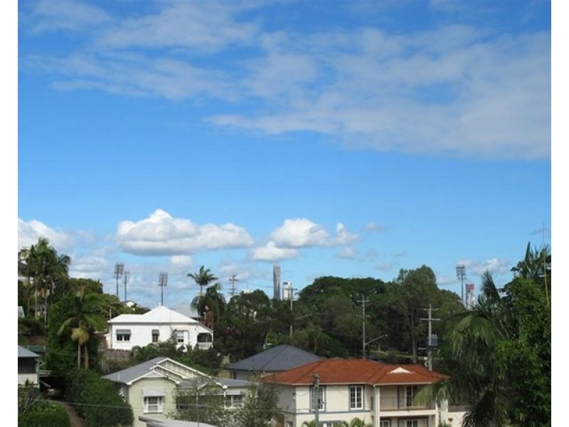 11 Pine Street, Hamilton QLD 4007