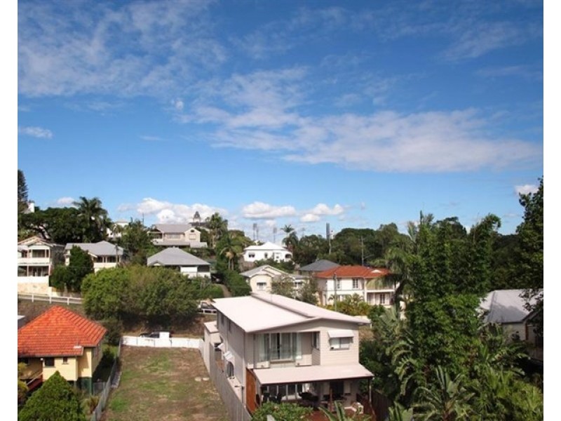 11 Pine Street, Hamilton QLD 4007