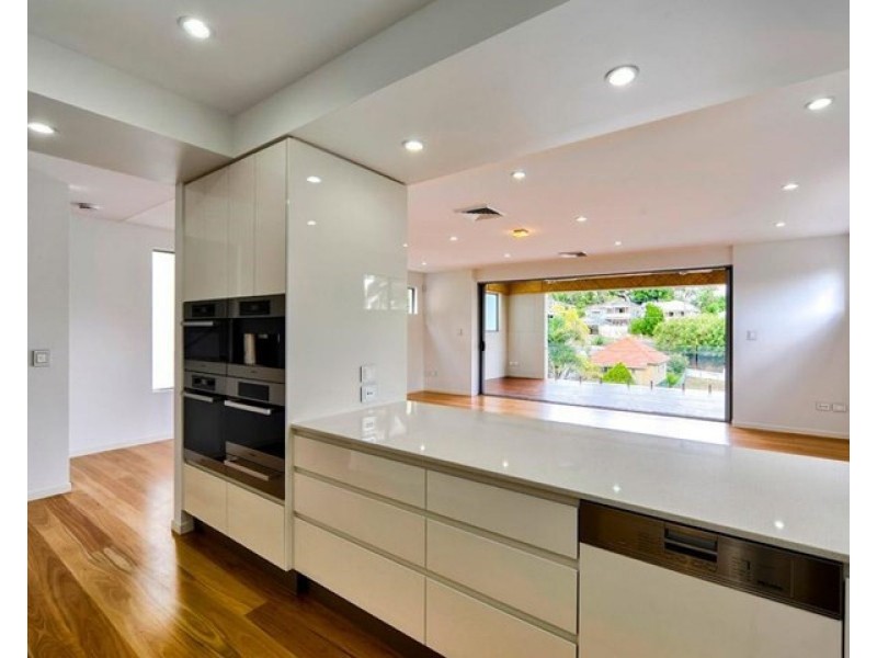 11 Pine Street, Hamilton QLD 4007